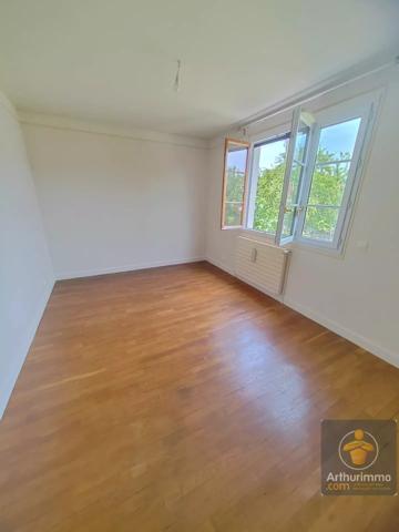 Vente                                                      Maison
                        
                     6 pièces                      144 m2                     à Chelles