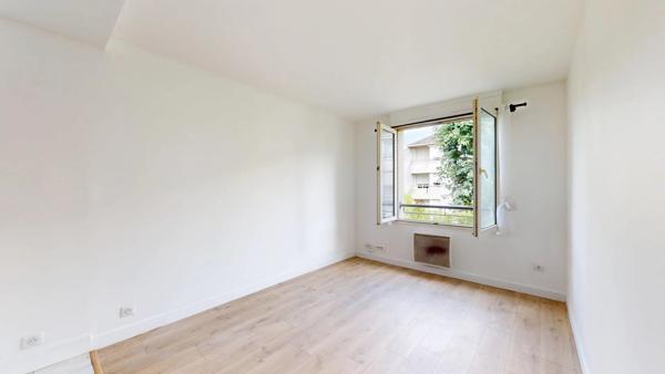 Location                                                      Appartement
                        
                     2 pièces                      33 m2                     à Villiers-sur-Marne