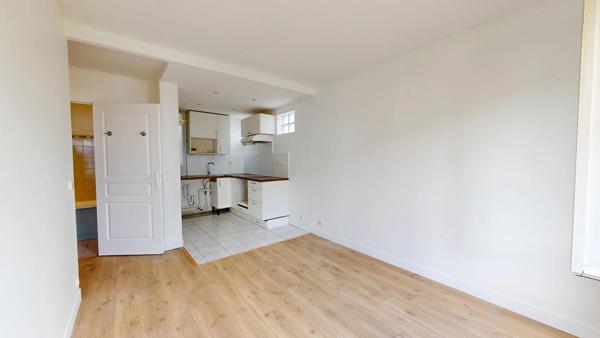 Location                                                      Appartement
                        
                     2 pièces                      33 m2                     à Villiers-sur-Marne