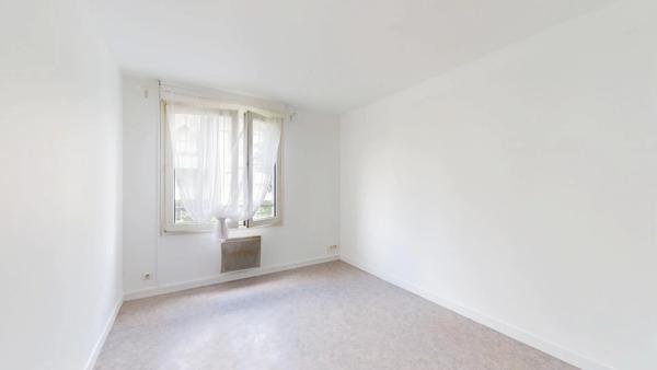 Location                                                      Appartement
                        
                     2 pièces                      33 m2                     à Villiers-sur-Marne