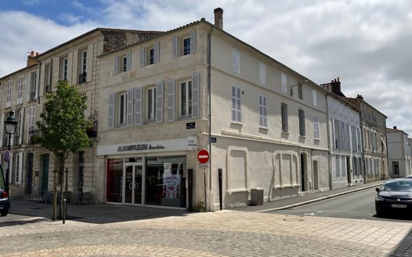 Maison à vendre    5 pièces • 236,45 m2 Rochefort