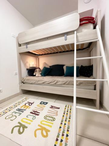 Appartement T3 + 2 cabines, dans résidence de standing, piscine, sauna et skis aux pieds