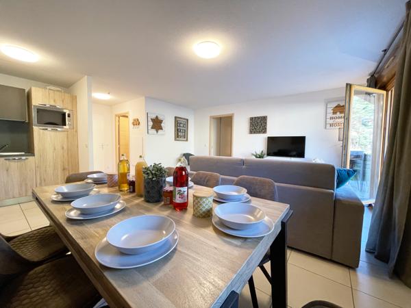 Appartement T3 + 2 cabines, dans résidence de standing, piscine, sauna et skis aux pieds