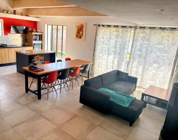 JUSTE A POSER VOS VALISES KER PISSOT