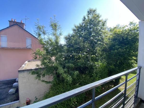 Vente                                                      Appartement
                        
                     2 pièces                      45 m2                     à Saint-Avé