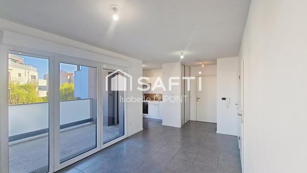 SUPERBE T2, 1er ETAGE, BALCON, ASCENSEUR, PARKING