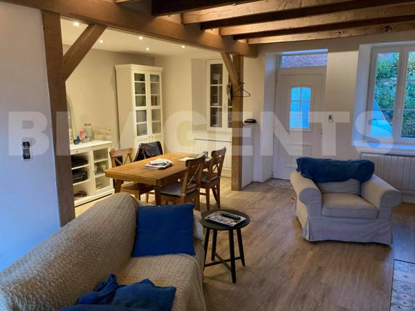 Maison entièrement rénovée avec grange attenante 