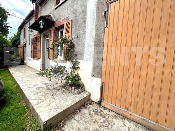 Maison entièrement rénovée avec grange attenante 