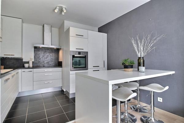 Appartement  Salins 2 pièce(s) 47.37 m2 - Terrasse - cave et garage