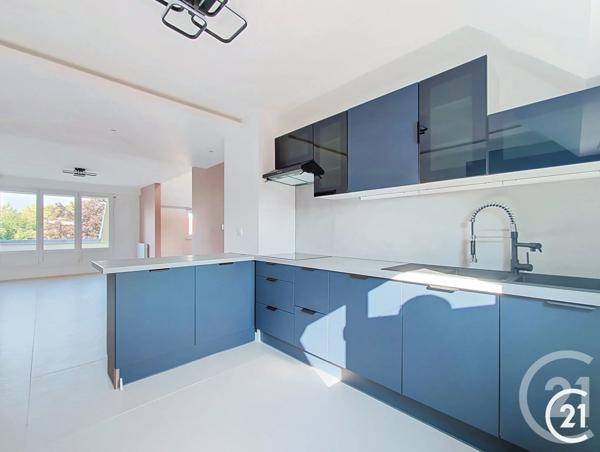 Appartement F6 à vendre  6 pièces - 109,13 m 2   MONTBELIARD  - 25