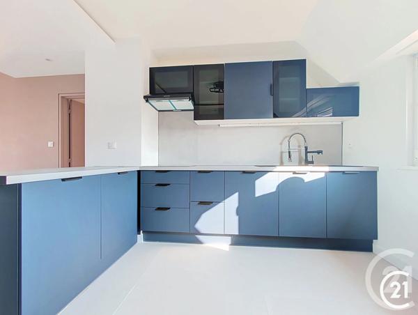 Appartement F6 à vendre  6 pièces - 109,13 m 2   MONTBELIARD  - 25