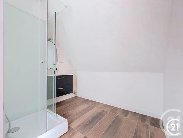 Appartement F6 à vendre  6 pièces - 109,13 m 2   MONTBELIARD  - 25