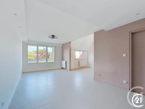 Appartement F6 à vendre  6 pièces - 109,13 m 2   MONTBELIARD  - 25