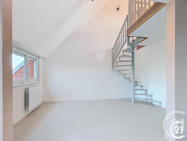 Appartement F6 à vendre  6 pièces - 109,13 m 2   MONTBELIARD  - 25