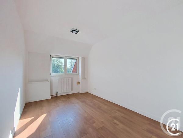 Appartement F6 à vendre  6 pièces - 109,13 m 2   MONTBELIARD  - 25