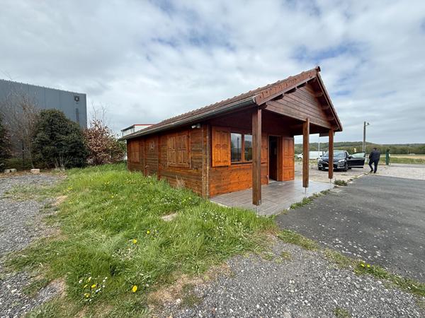 Terrain commercial /artisanal avec bâtiments - Rantigny 3244 m2
