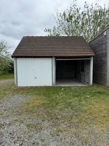 Terrain commercial /artisanal avec bâtiments - Rantigny 3244 m2