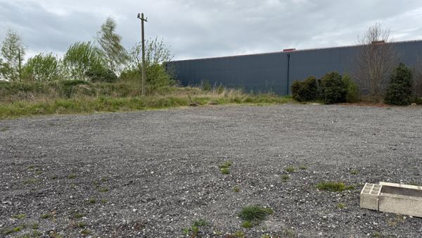 Terrain commercial /artisanal avec bâtiments - Rantigny 3244 m2
