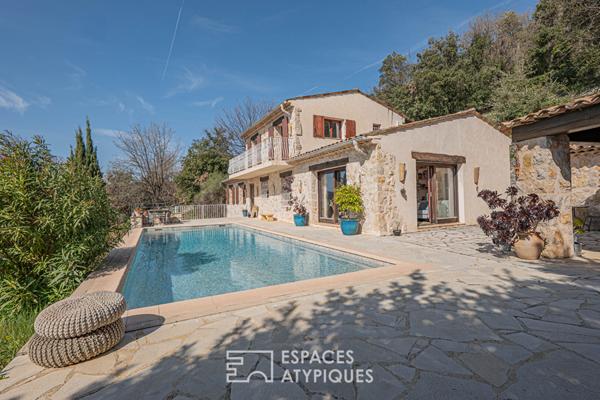 Maison de charme avec piscine et vue mer – 187.93 m² – Tourrettes sur loup