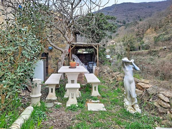 Maison de village avec jardin