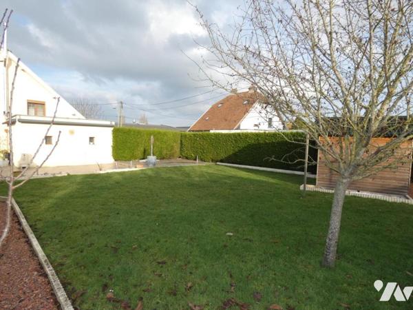 Comines , proche du centre ville , belle maison rénovée trois chambres avec jardin et Garage