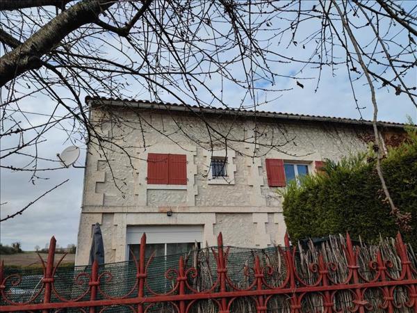 Appartement à louer |  MONTMOREAU ST CYBARD |  4 pièces | 69 m²