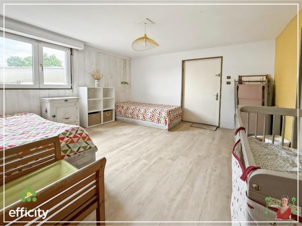 Maison
         10 pièces
        - 195 m² Bien prestige 649 000 € *