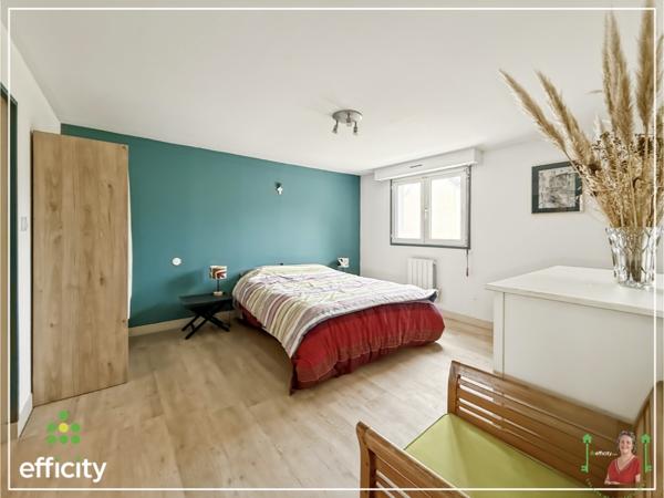 Maison
         10 pièces
        - 195 m² Bien prestige 649 000 € *