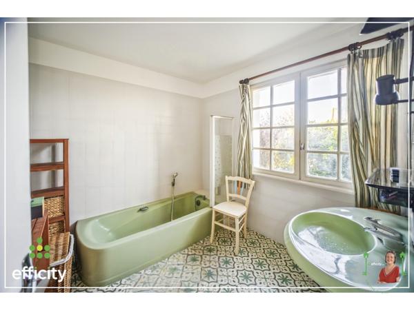 Maison
         10 pièces
        - 195 m² Bien prestige 649 000 € *