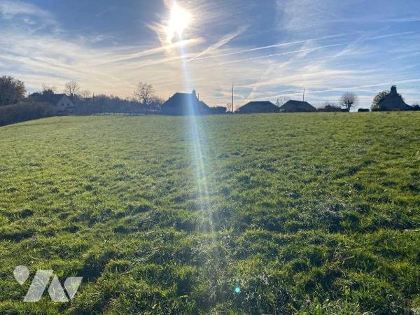 À vendre - Charmante maison auvergnate à rénover, en pierres avec toiture en lauzes. Chalvignac...