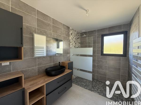 Maison à vendre 7 pièces 106 m² Saint-Laurent-des-Vignes