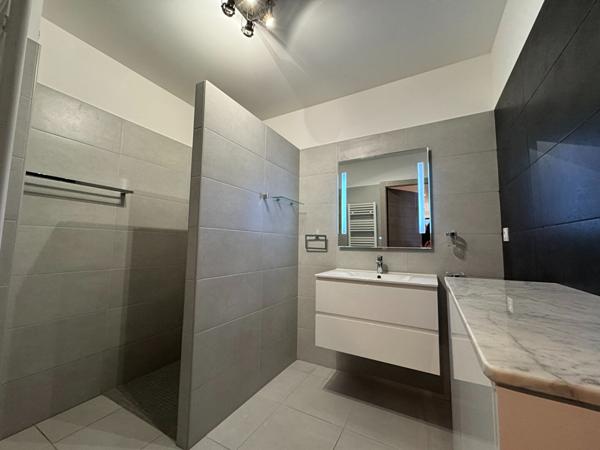 Appartement moderne 3 pièces à vendre à Borgo - Dernier étage, lumineux et sans vis-à-vis