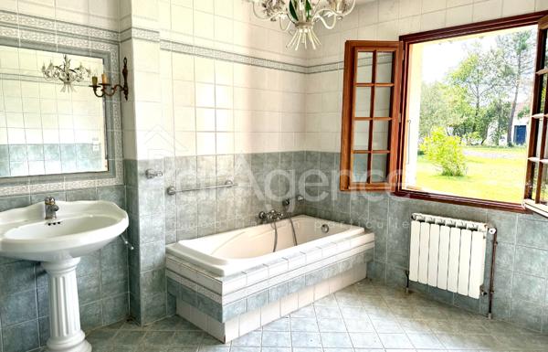 Maison 7 pièces 200 m2 dans un parc de 4168 m2