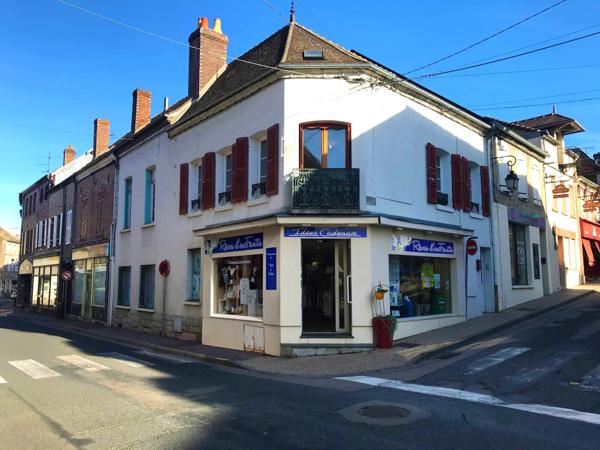 Courtenay (45320) Immeuble de rapport avec local commercial