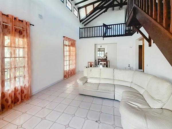 Villa et son T2 avec piscine et jardin paysagé à vendre à SAINT-FRANCOIS  (971)