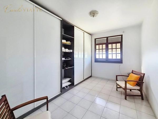 Villa et son T2 avec piscine et jardin paysagé à vendre à SAINT-FRANCOIS  (971)