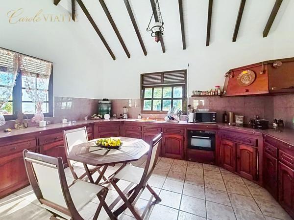 Villa et son T2 avec piscine et jardin paysagé à vendre à SAINT-FRANCOIS  (971)