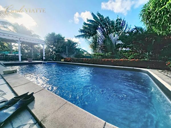 Villa et son T2 avec piscine et jardin paysagé à vendre à SAINT-FRANCOIS  (971)