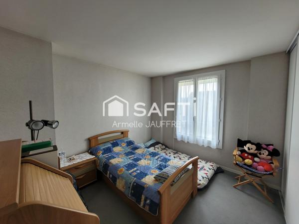 Maison Kaufmann & Broad proximité gare et écoles.