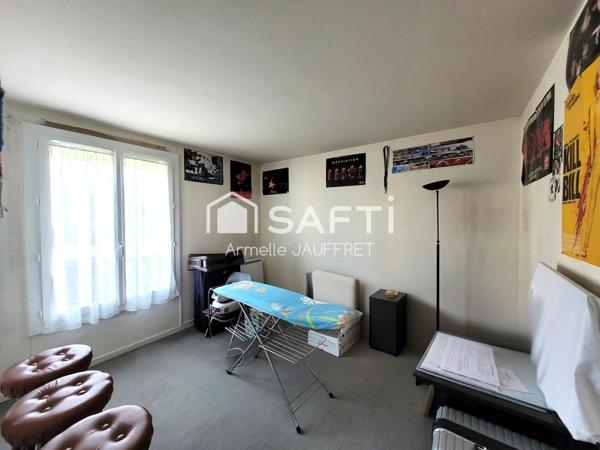 Maison Kaufmann & Broad proximité gare et écoles.