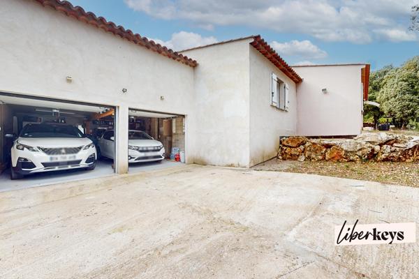  Maison  de  134 m² sur 1200 m² de terrain plat,  clôturé et arboré.                                              