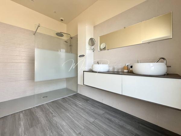 Maison à vendre 6 pièces de 203 m²