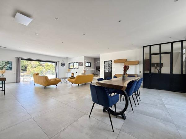 Maison à vendre 6 pièces de 203 m²