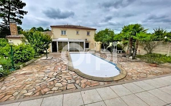 Maison à vendre    5 pièces •  Marsac-sur-l'Isle