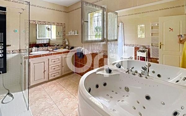 Maison à vendre    5 pièces •  Marsac-sur-l'Isle