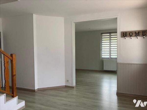 SAINT LEONARD, Ensemble de 2 logements avec jardin et garage