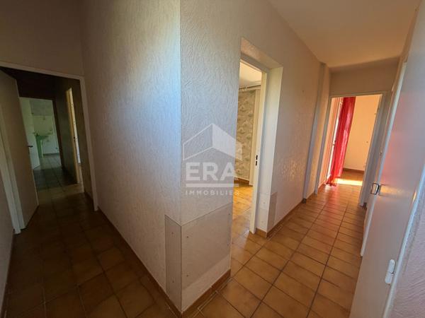 Maison spacieuse de 8 pièces à vendre à Villemoustaussou - Rare sur le marché !