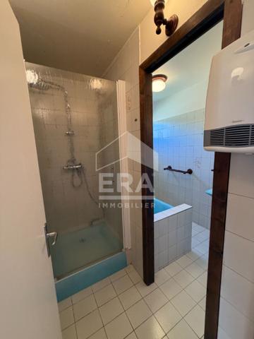 Maison spacieuse de 8 pièces à vendre à Villemoustaussou - Rare sur le marché !