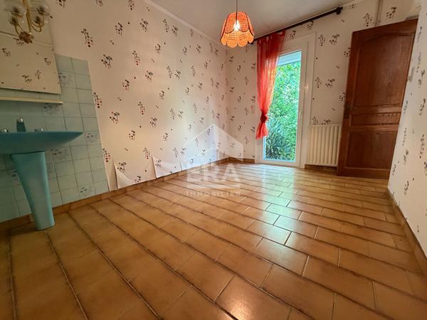Maison spacieuse de 8 pièces à vendre à Villemoustaussou - Rare sur le marché !