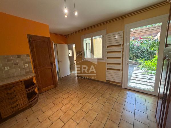Maison spacieuse de 8 pièces à vendre à Villemoustaussou - Rare sur le marché !